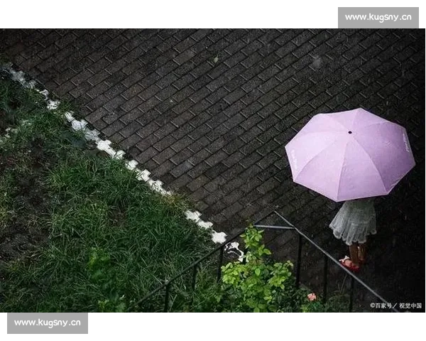 雨天思念如潮涌这首歌唱出了我心底对你的深深渴望